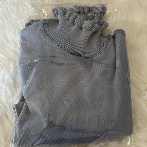 Zara Ruffle Turtleneck - Picture 8 of 8
